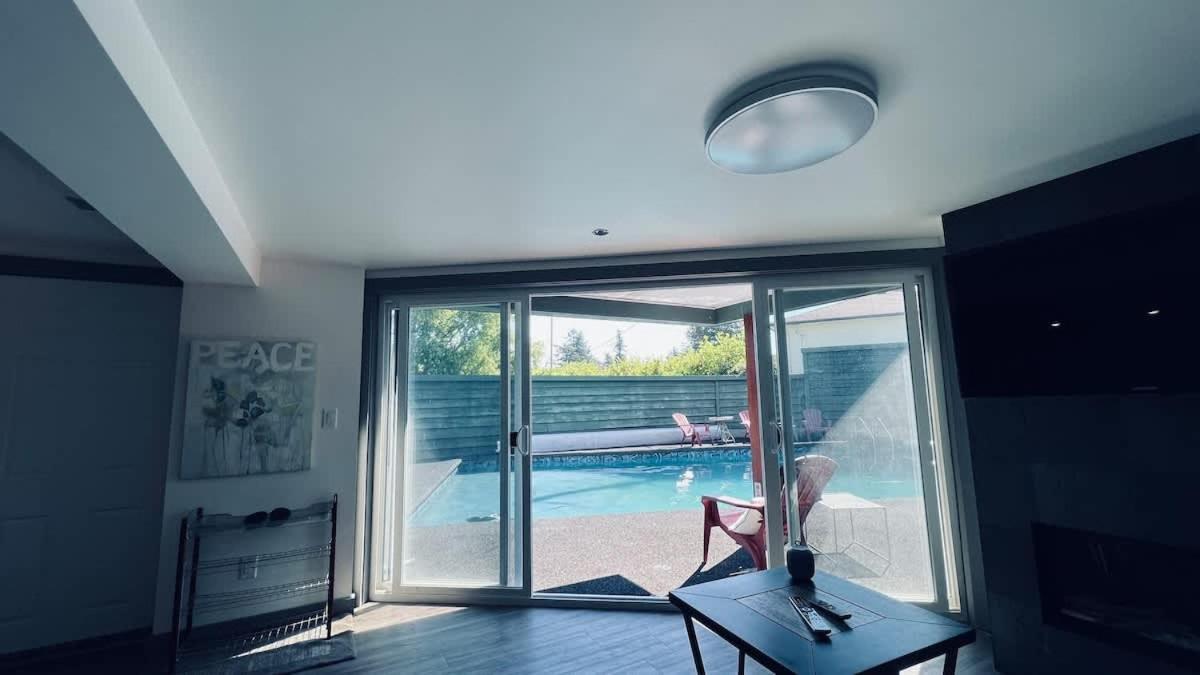 Tranquil Oasis 2 Bedroom Suite With Pool View Виктория Екстериор снимка