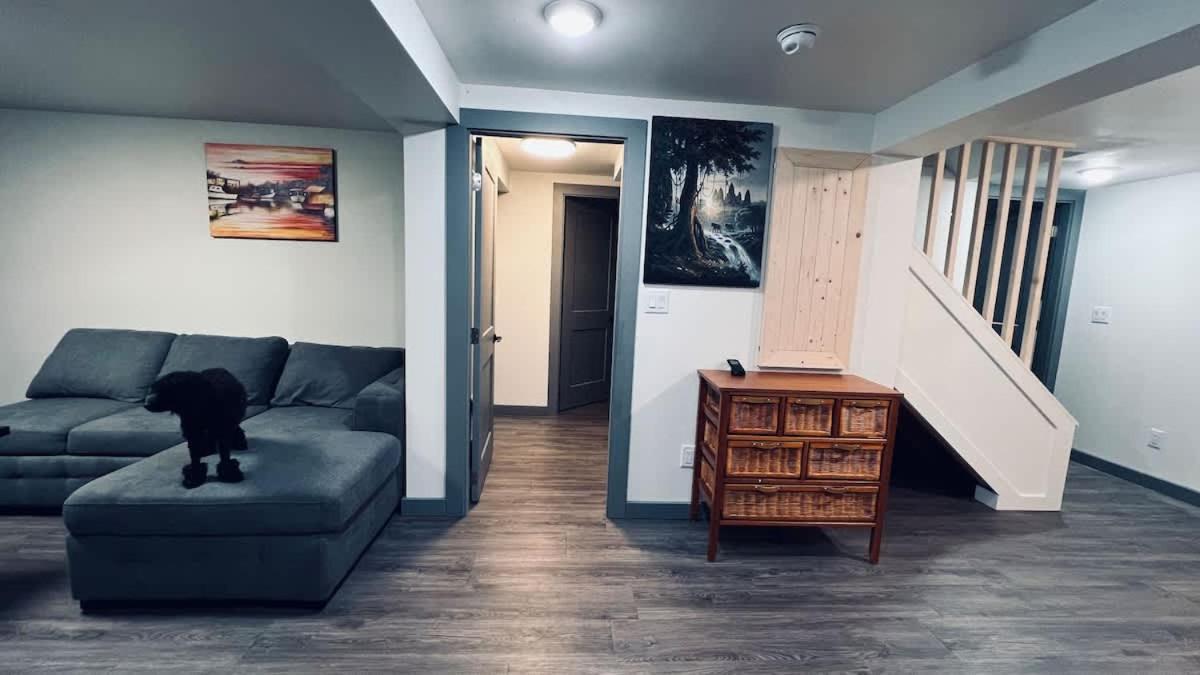 Tranquil Oasis 2 Bedroom Suite With Pool View Виктория Екстериор снимка