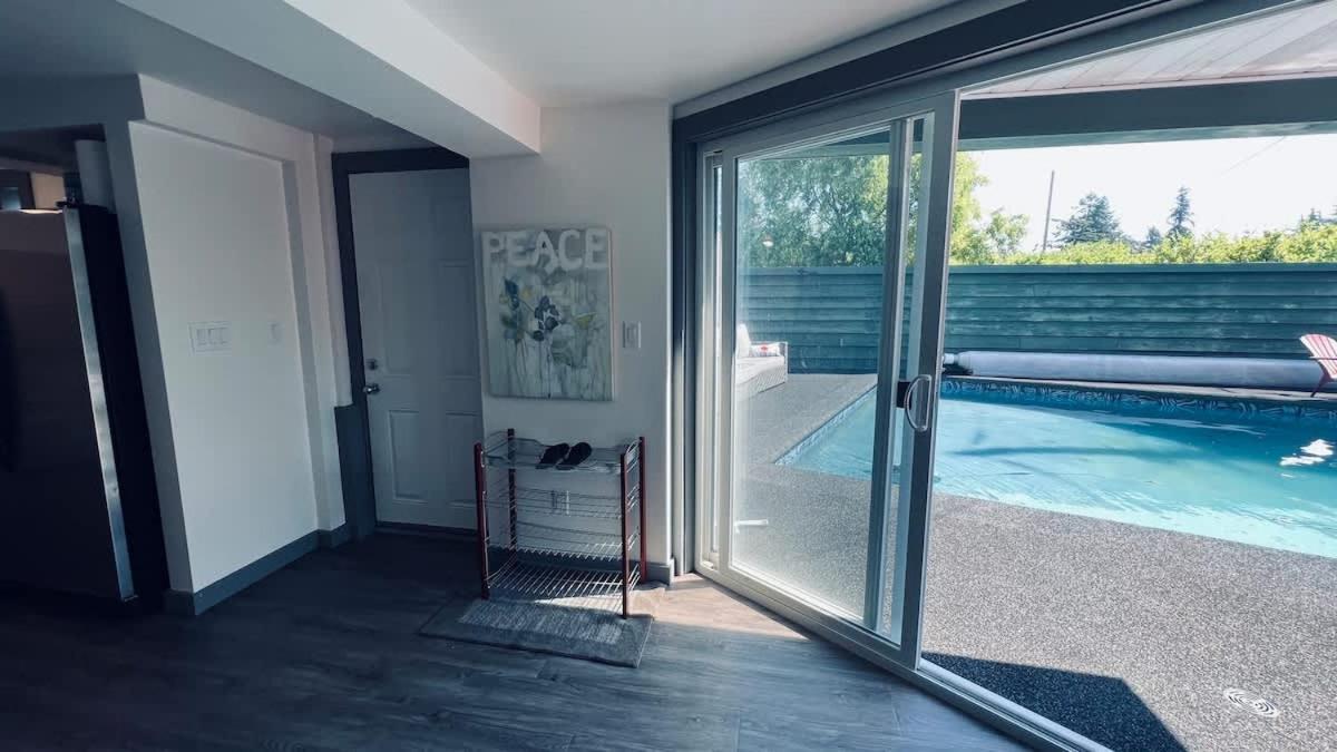 Tranquil Oasis 2 Bedroom Suite With Pool View Виктория Екстериор снимка