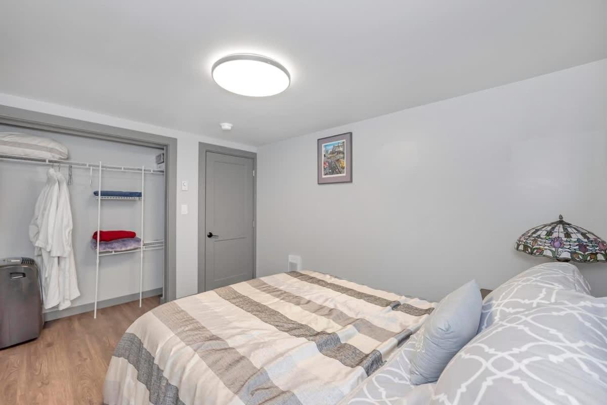 Tranquil Oasis 2 Bedroom Suite With Pool View Виктория Екстериор снимка