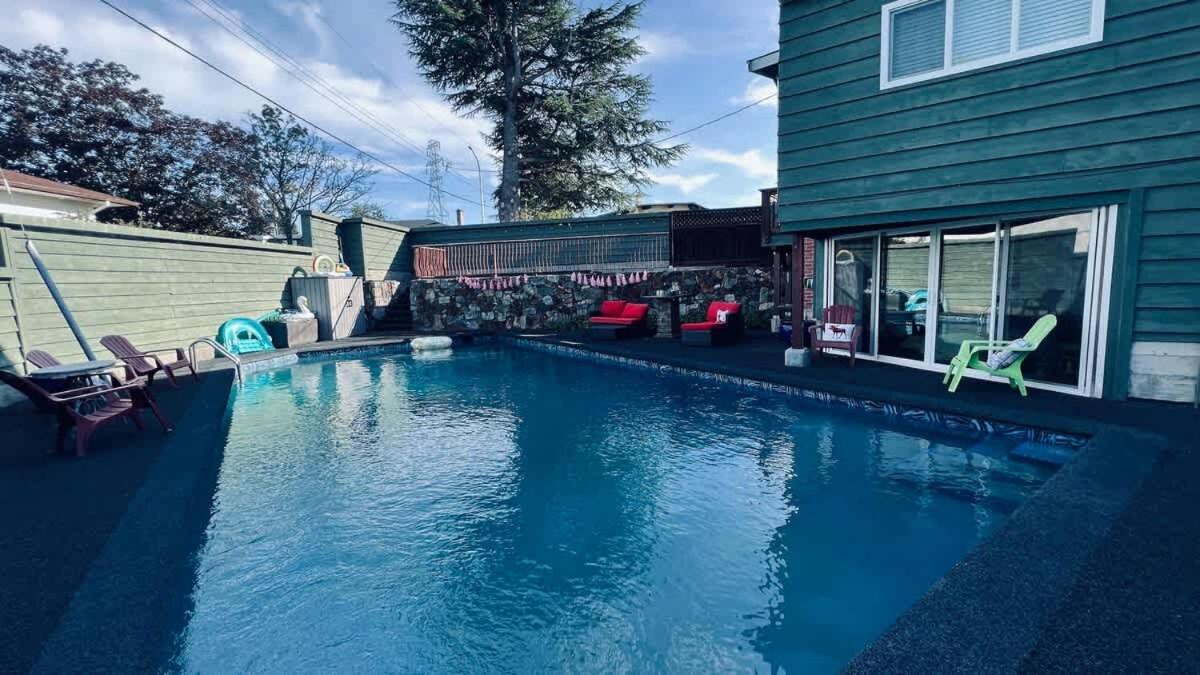 Tranquil Oasis 2 Bedroom Suite With Pool View Виктория Екстериор снимка